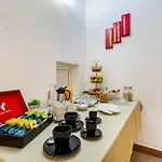 Long Street Szálloda 3*