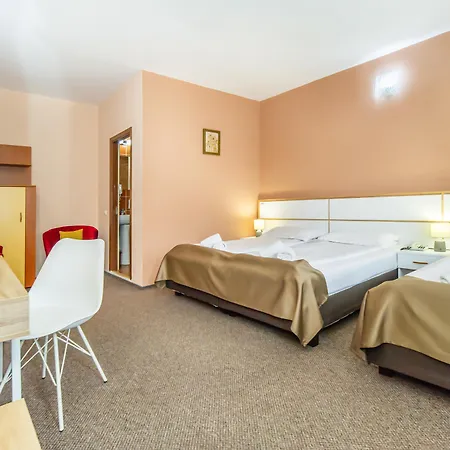 ホテル Long Street 3*