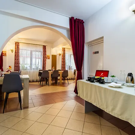 Hotel Long Street 3*