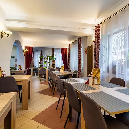 Long Street 3* ブラショフ