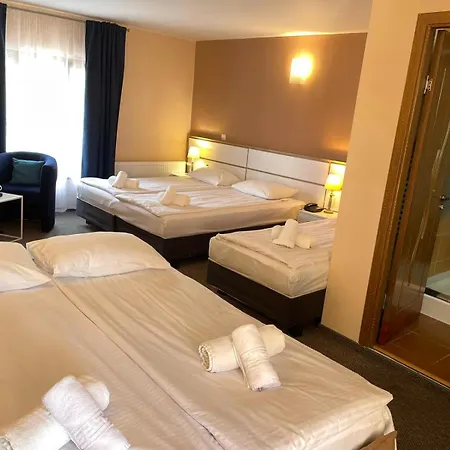 Long Street 3*