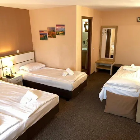 Long Street 3* Brašov