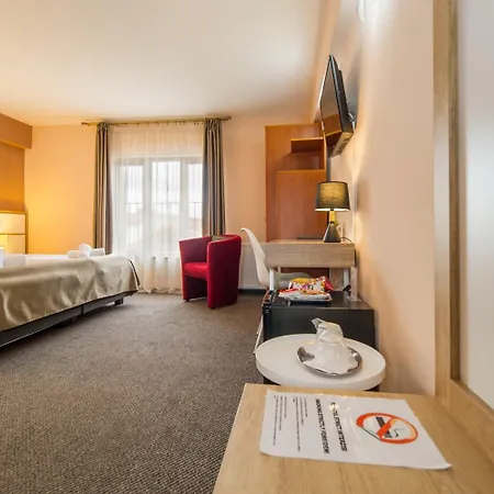 Hotel Long Street 3*