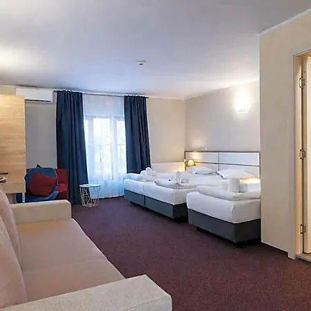 Hotel Long Street 3*