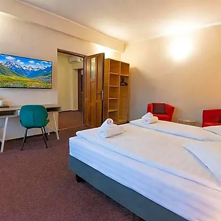 Long Street Hotel 3*