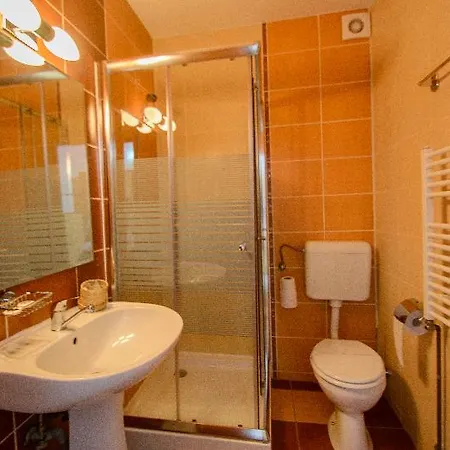 Long Street 3*