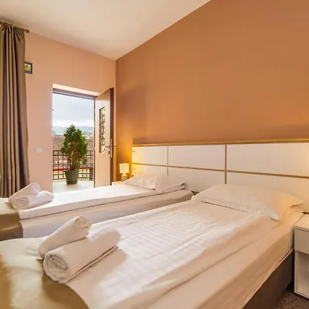 Long Street 3* Brașov