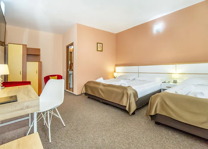 Hotell Long Street 3*