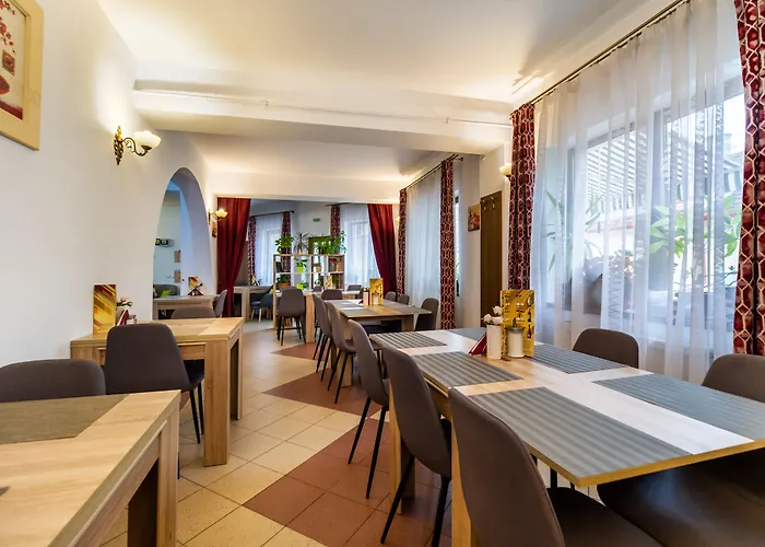 Long Street 3* Brasov