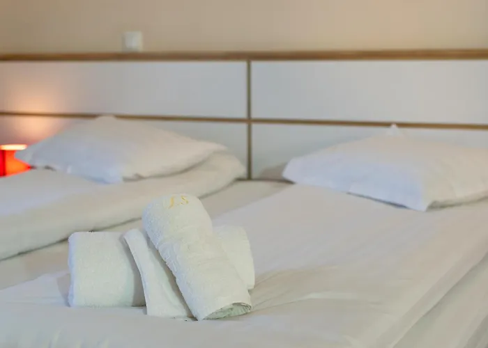 Hotell Long Street 3*