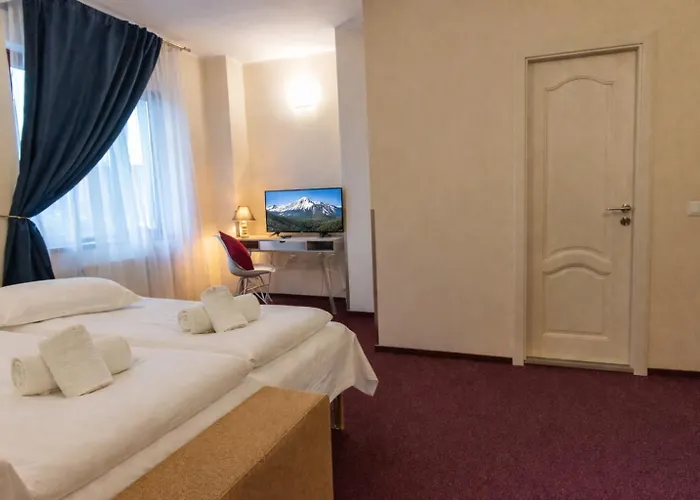 Long Street Hotel 3*