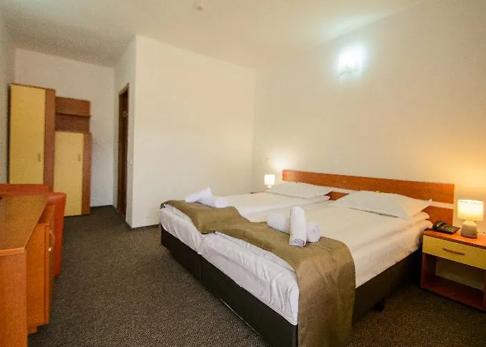 Long Street Hotell 3*